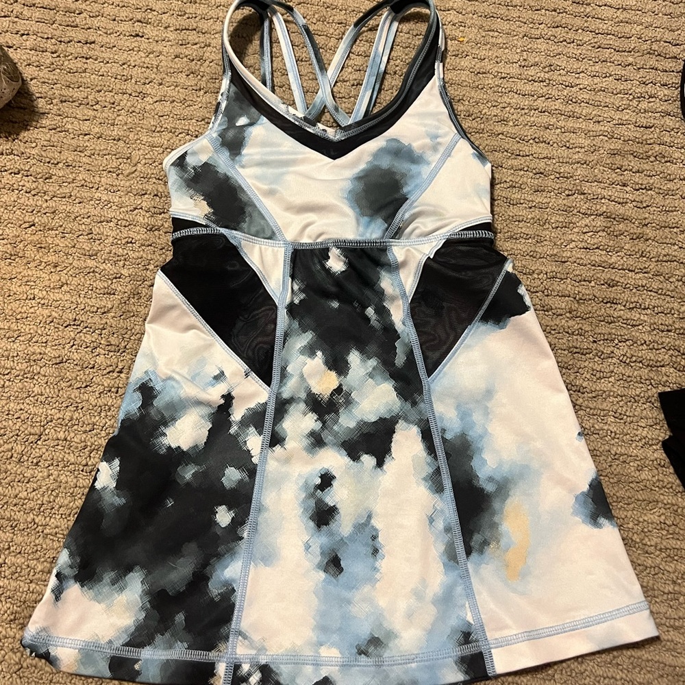 Lululemon tank